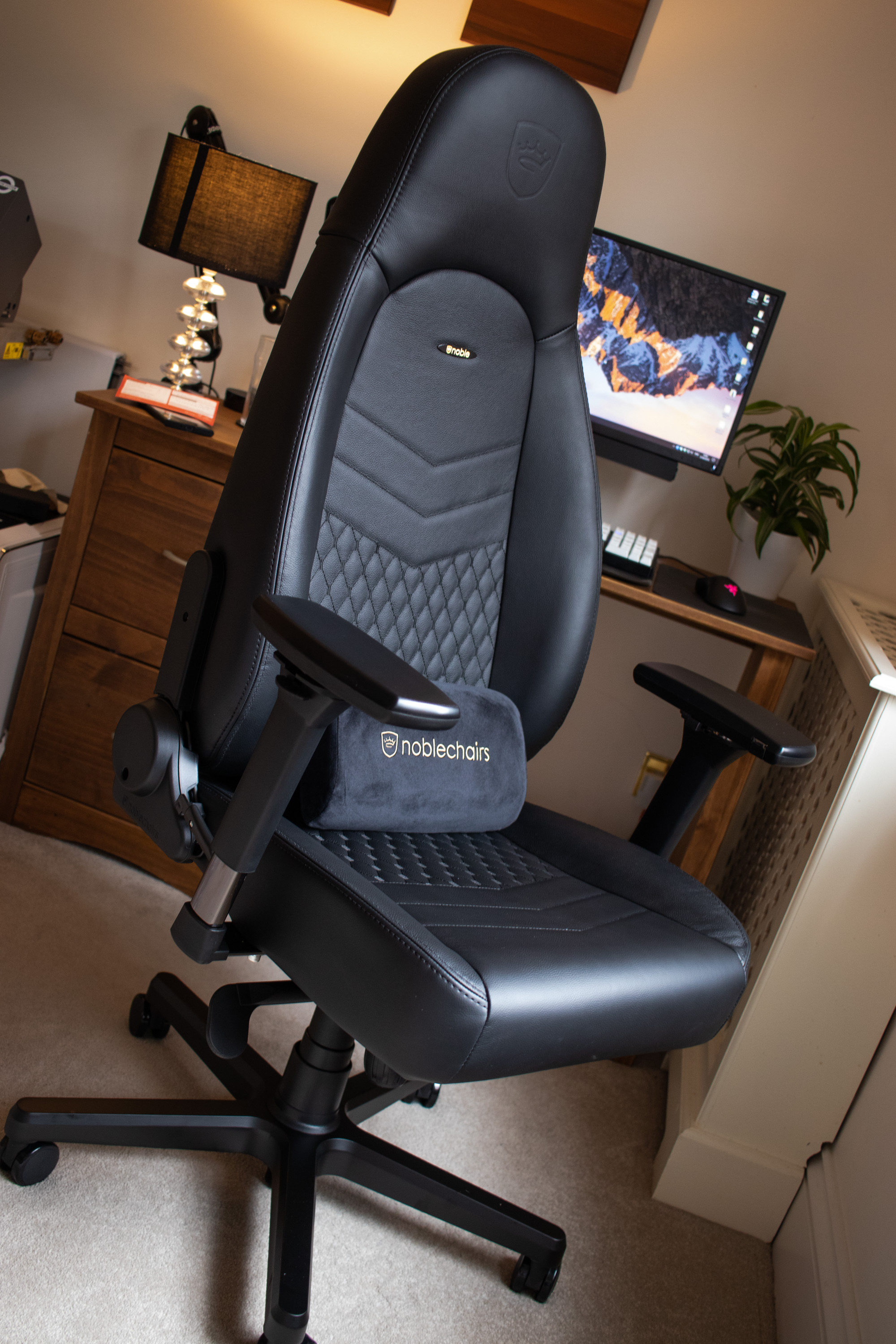 Honest Noblechairs Icon Gaming Chair Review - Real Leather